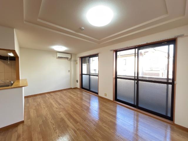 ガーデンヒルズNAKAYAMA参番館 リビング