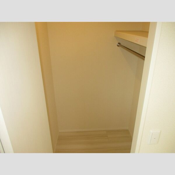 Stella クローゼット