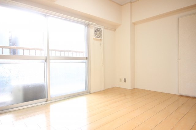 コンバイン新杉田4階 洋室
