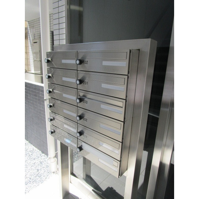 アダット新中野1階 メールBOX