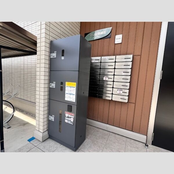 Miele南越谷101号室 宅配ボックス、集合ポスト