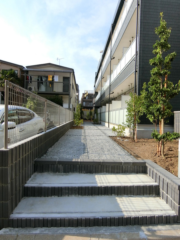 リブリ・芳和レジデンス1階 エントランス