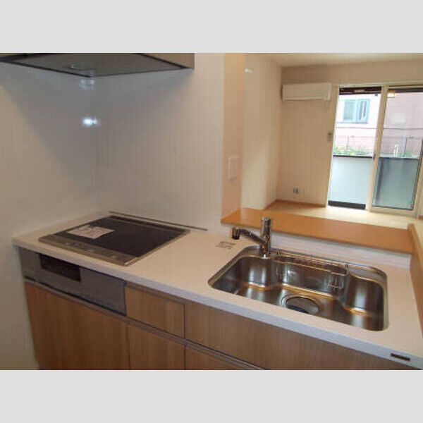 カーサ フィオーレ102号室 清潔感のあるシステムキッチン♪