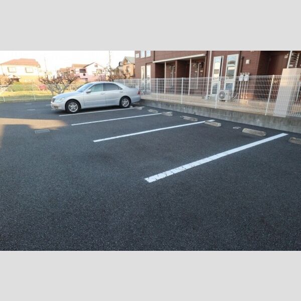 フェリーチェ　参番館 駐車場