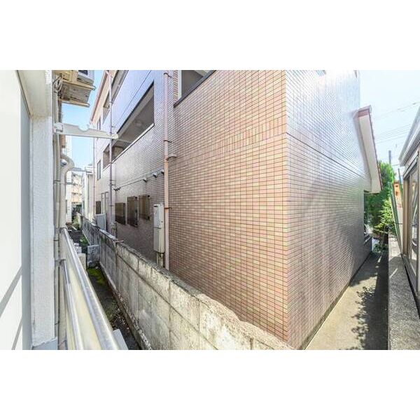 ホワイトハウスⅡ0105号室 バルコニー