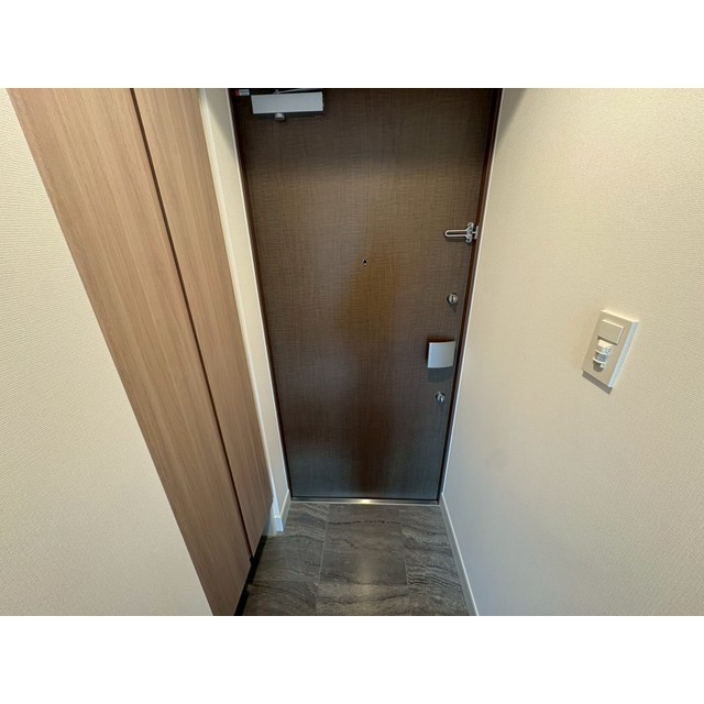 プレール・ドゥーク横濱子安701号室 玄関