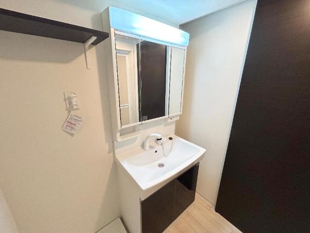 ルナフォーリア105号室 洗髪洗面化粧台