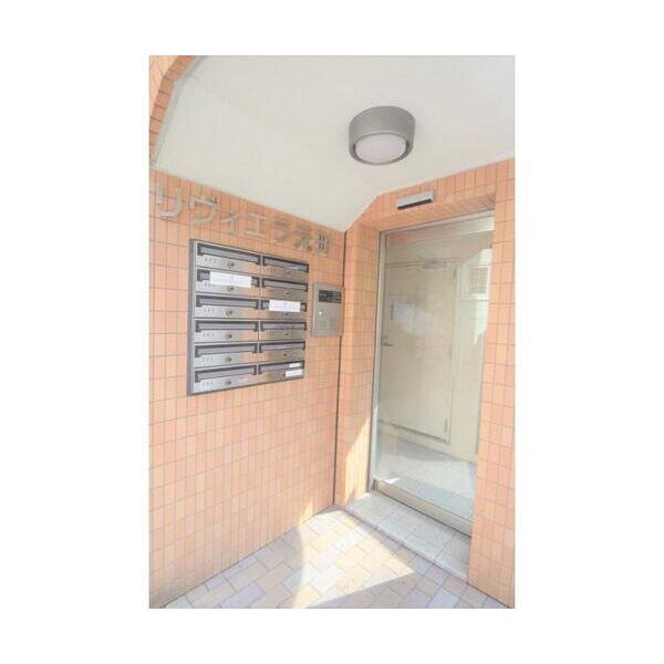 リヴィエラ元町303号室 エントランス