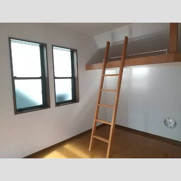 メゾンファインⅢ203号室 ロフト付き