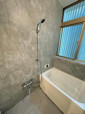 アッシュティー東山 落ち着いた雰囲気の浴室
