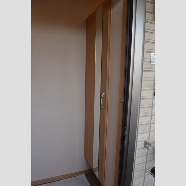 ゼルコヴァ北野 玄関