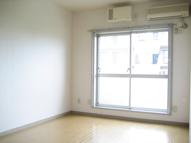 ガーデンハイム大和 洋室１　※別号室の参考写真(現況優先・仕様違いの場合あり)