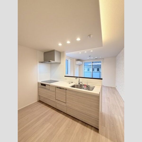 フレジア キッチンにはIH3口コンログリル付き!食洗器も付き♪