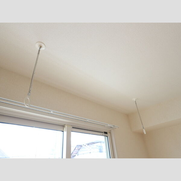 セジュール上鶴間205号室 室内物干し