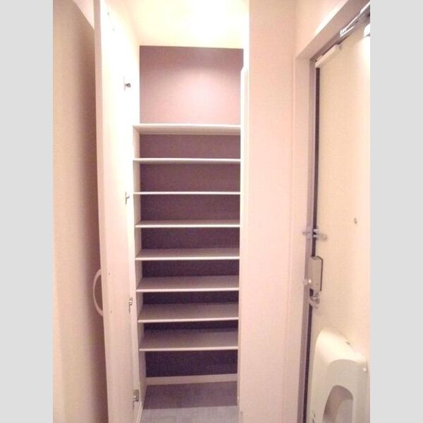 カサブランカ武蔵浦和203号室 シューズクローク