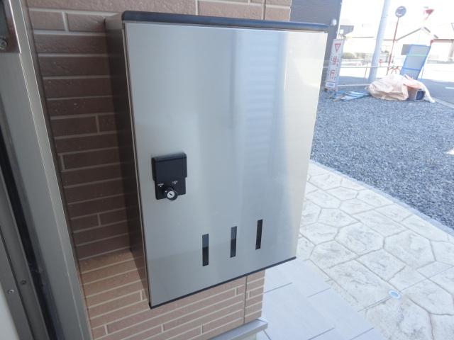 フルーリア101号室 宅配ボックス