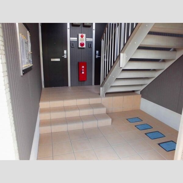 メルヴェイユ　C103号室 エントランス