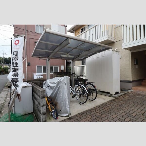 グランドソレーユ 駐輪場