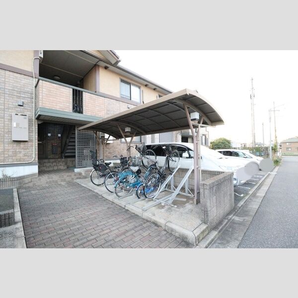 メゾンベール201号室 駐輪場