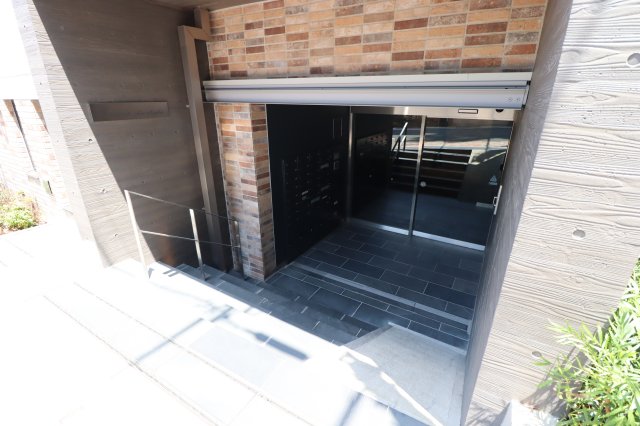 ジェノヴィア新大塚 エントランス