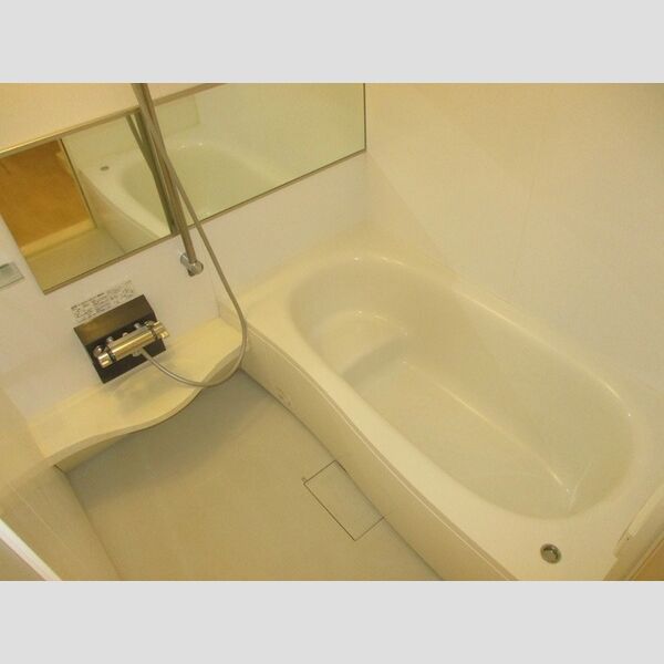 フェリオ・ヴィアーレ 浴室