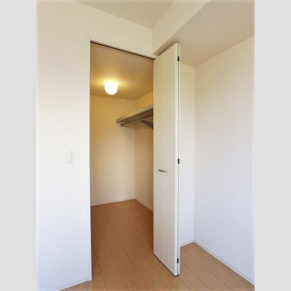 ジュネス ウォークインクローゼット