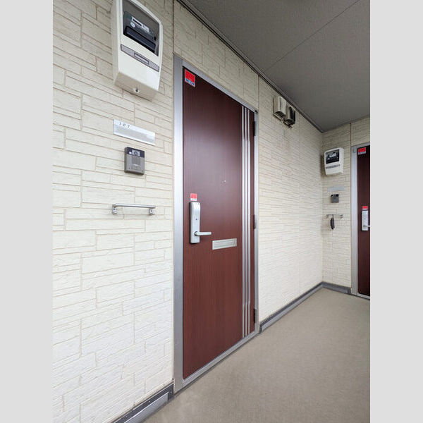 ロイヤルローズ307号室 玄関ドア