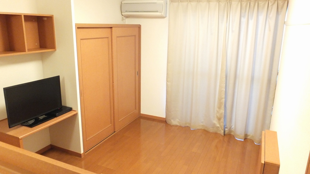 レオパレスエアル102号室 1Fの床面は、フローリングです。