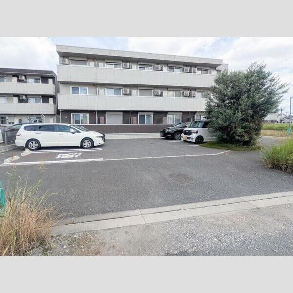 ローズ　ハーモニー 駐車場