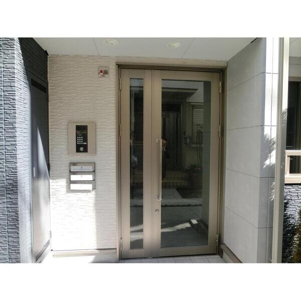 メゾン・ド・アジュール301号室 エントランス