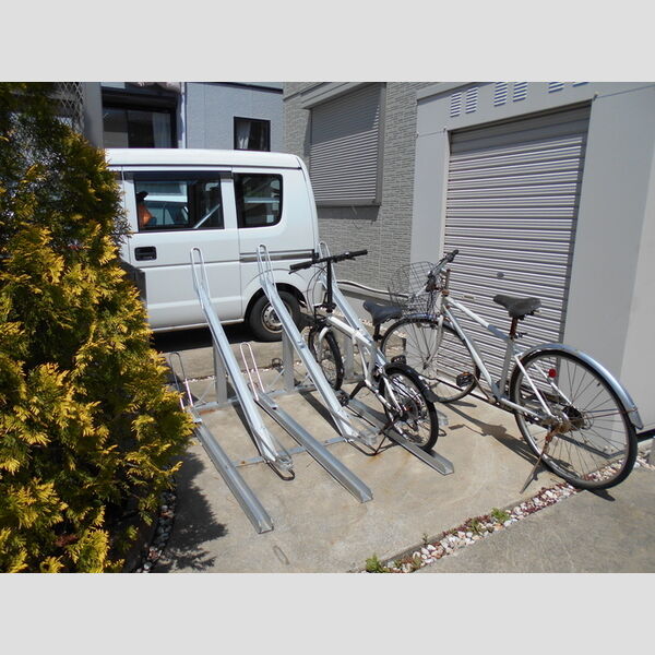 セジュール本町201号室 駐輪場