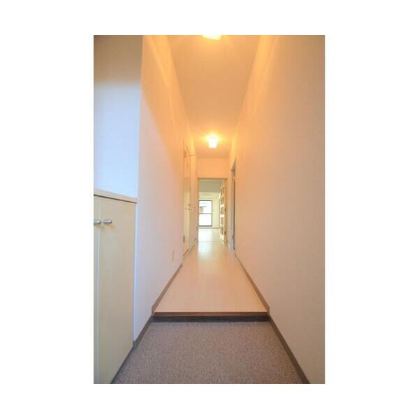 リバティハウス105号室 玄関