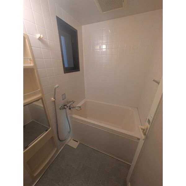 サンヒルズ上大岡B105号室 お風呂