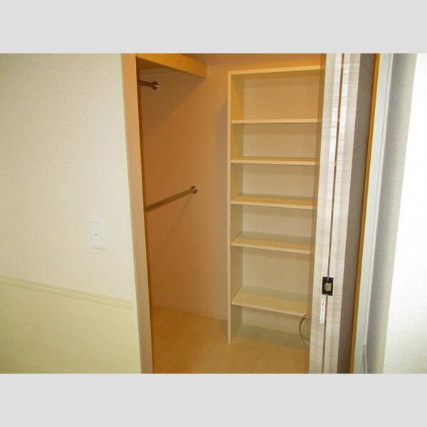 フランボワーズ金田 ウォークインクローゼット