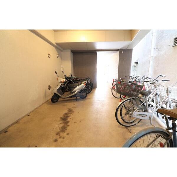 F-GRANDE705号室 駐車場