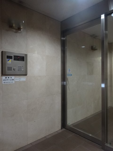 スカイコート文京根津6階 エントランス