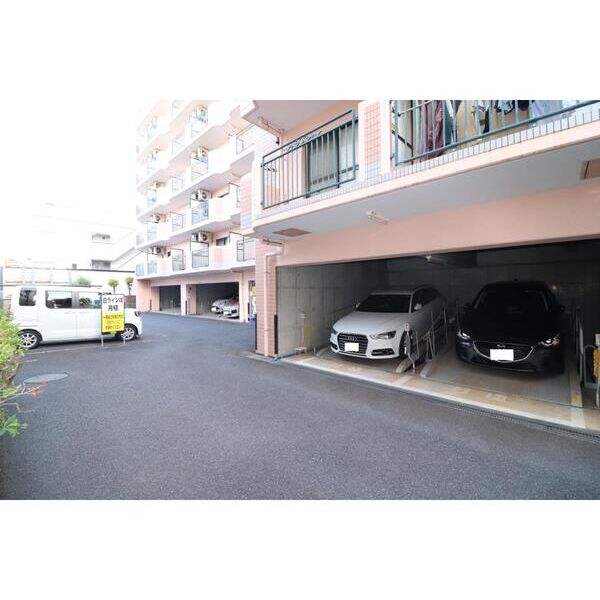チェリーコート岡野509号室 駐車場