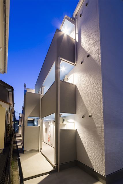 フィネスト2階 玄関