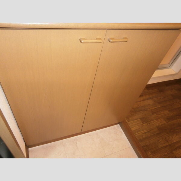 ヴィラマルイシ シューズボックス