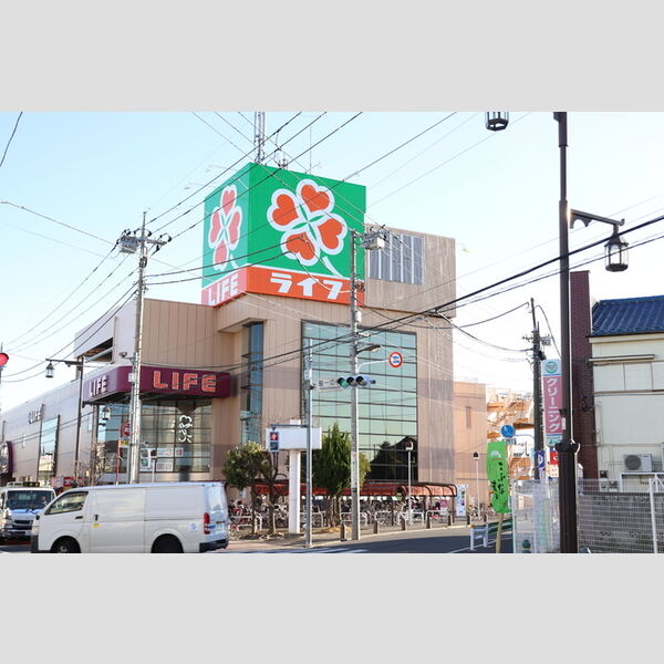 ファミユD ライフ竹の塚店(約107m)