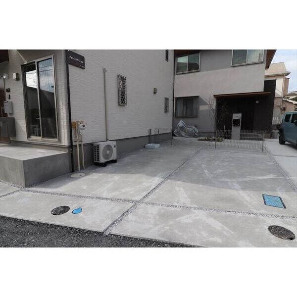 フォレストサンカン102号室 駐車場