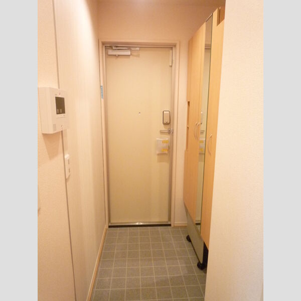グランドゥール305号室 玄関