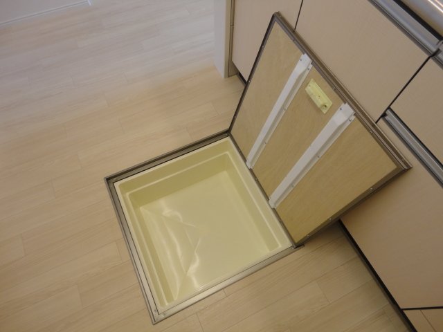 ソル・エスポアール 床下収納