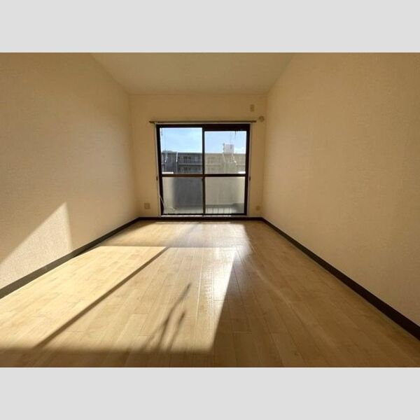 パイントリーハイツ503号室 洋室　6帖(南)