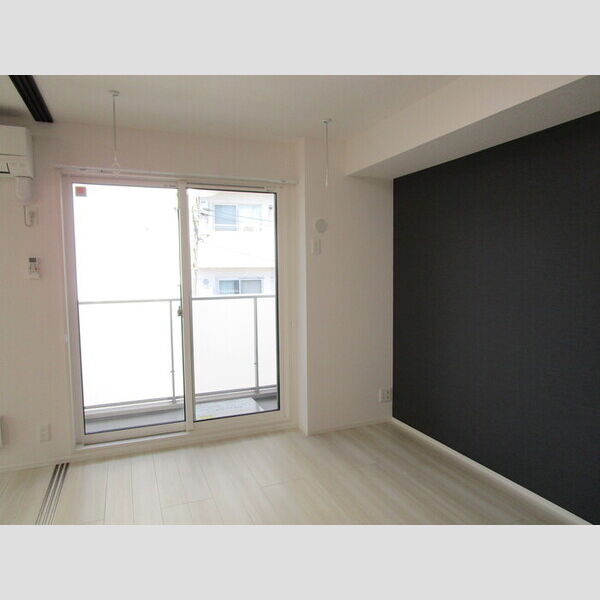 ハイ・ルポン301号室 洋室