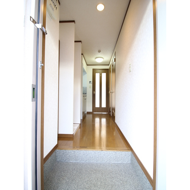 アンプルール フェール リリエンハイムⅡ302号室 玄関