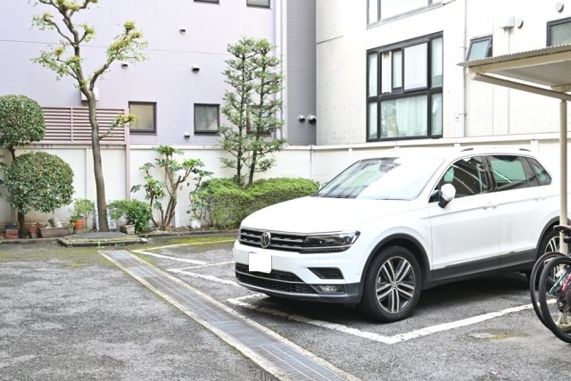 ライオンズマンション千駄ヶ谷第二 駐車場