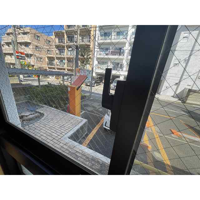 ネスト鷹番0101号室 窓