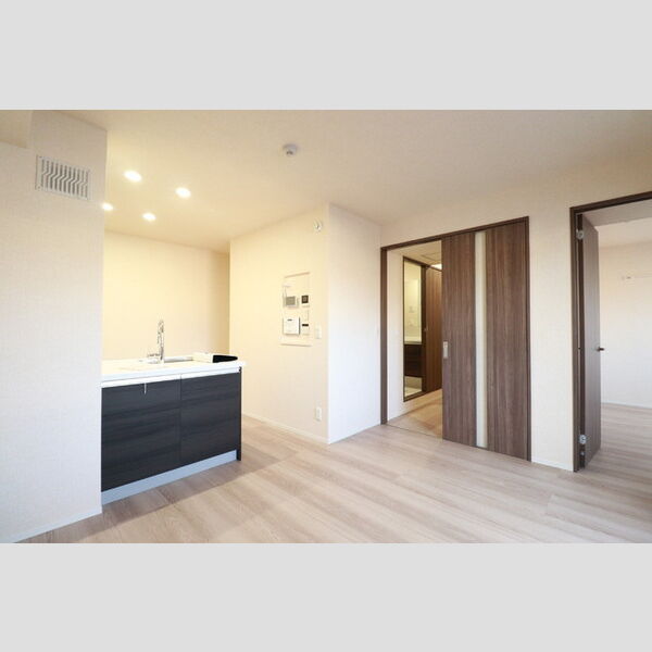 シェーンブルーメ横浜305号室 リビング