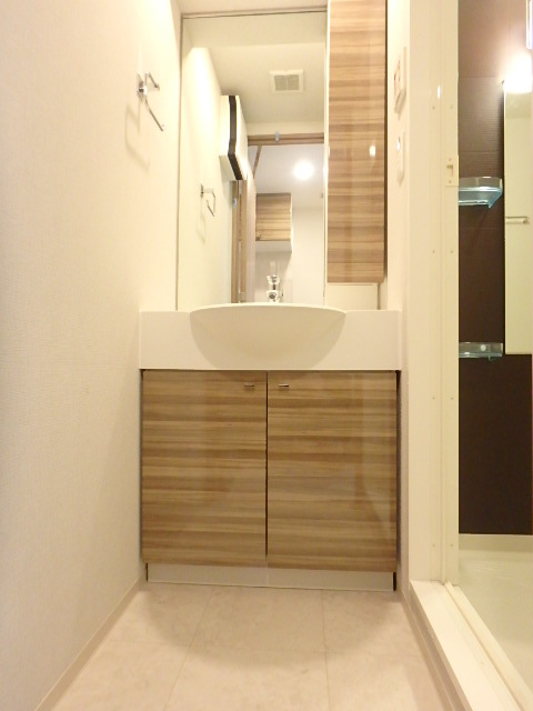 ガーラ横濱関内グランドステージ8階 独立洗面台付き